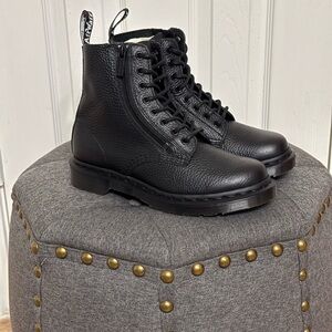 New Dr. Martens 1460 Pascal Virginia zip Black Leather women’s boots